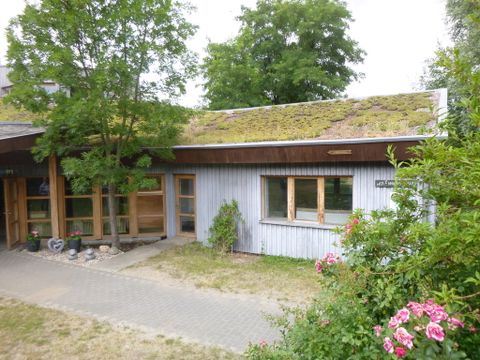 Jugendklub Holzwurmhaus vor der Sanierung