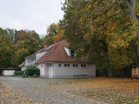 Das Sportfunktionsgebäude im Volkspark Jungfernheide aus den 1950er-Jahren