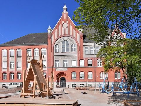 Schulhof Mark-Twain-Grundschule