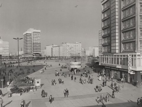 Der Alexanderplatz um 1982 (Bild: Landesarchiv Berlin, F Rep. 290 (01) Nr. 0355700 / Foto: Hoffmann, Gerhard )