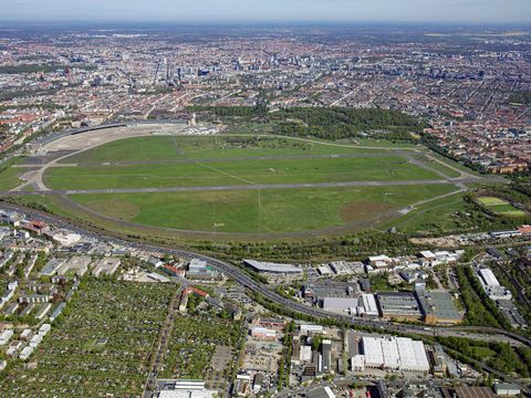 Schrägluftbild Tempelhofer Feld