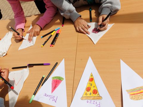 Maltisch an der Mark-Twain-Grundschule
