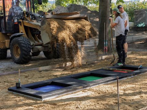 Die Trampoline sind schon im Boden