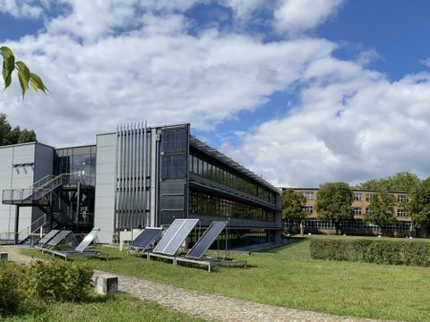 Max-Taut-Schule: Außenansicht
