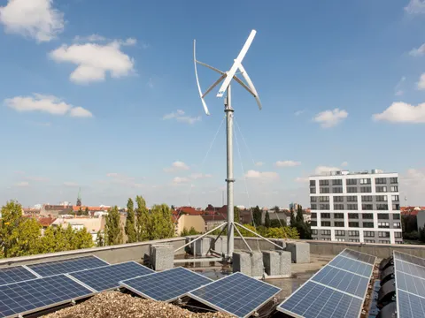 Photovoltaik- und Windkraftanlage (EUREF-Campus)