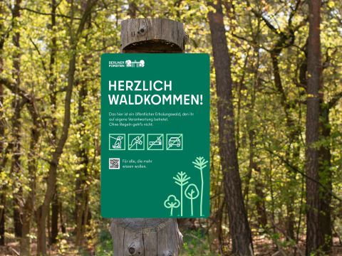 Neue Beschilderung im Berliner Wald; Eingangsschild (Bild: Berliner Forsten)