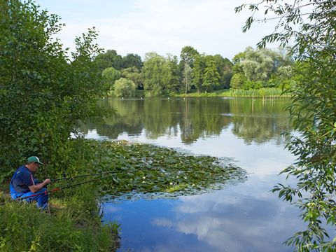 Grimnitzsee mit Angler
