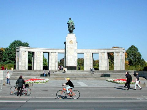 Sowjetisches Ehrenmal Tiergarten