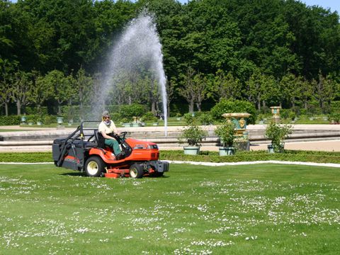 Pflegearbeiten im Schlosspark Charlottenburg