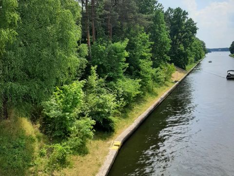 Ufer am Gosener Kanal