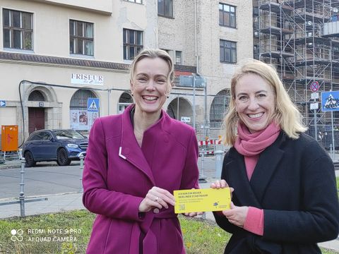 Senatorin Manja Schreiner und Stadträtin Dr. Almut Neumann (Bild: SenMVKU)