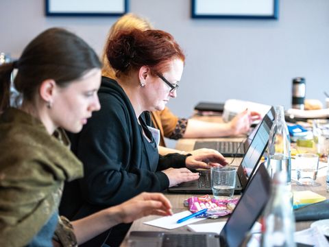 Engagement Digital, Demokratie