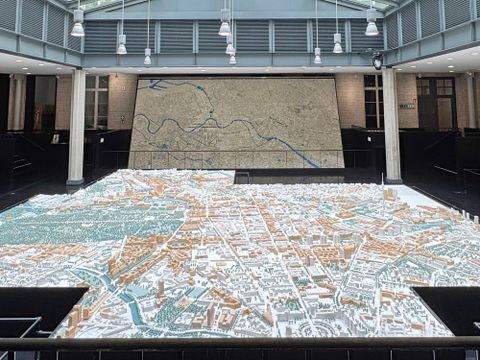 Stadtmodelle von Berlin im Lichthof Am Köllnischen Park 3