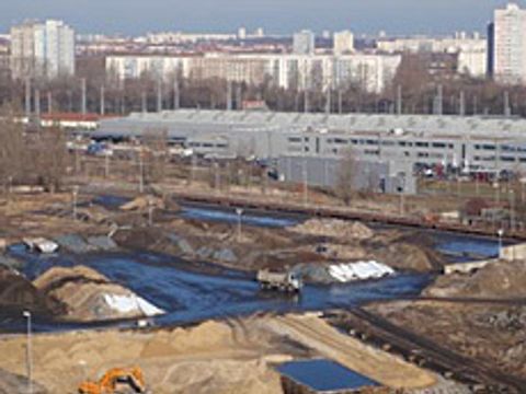 Blick vom Wasserturm auf das Gelände während der Flächensanierung