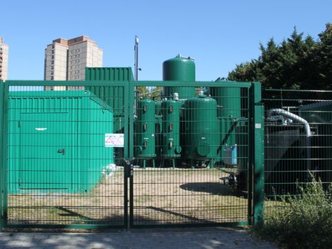 Außenansicht der Grundwasserreinigungsanlage, Thälmannpark
