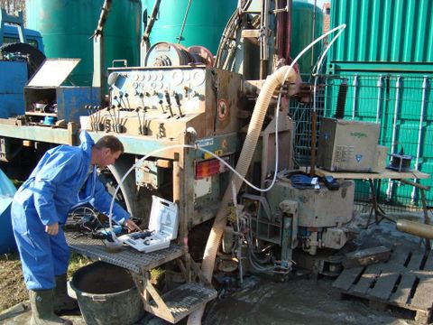 Teufenorientierte Grundwasserprobenahme, ausgeführt im Jahr 2011 (Bild: Birgit Rauch, RAUCH CONSULT GmbH)