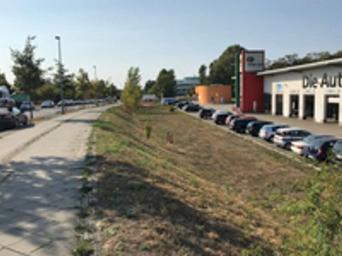 Neu errichtete Straße „Ernst-Ruschka-Ufer“ sowie gewerbliche Nachnutzung