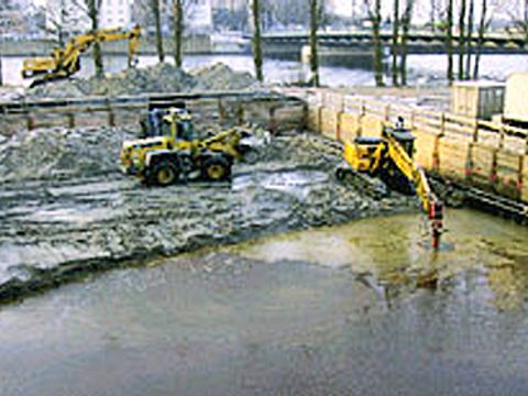 Bodensanierung, Nassaushub (Bild: Büro f. Umweltplanung, Berlin)