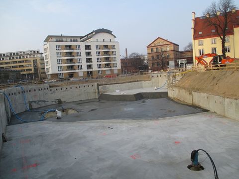 Fertiggestellte Trogbauwanne