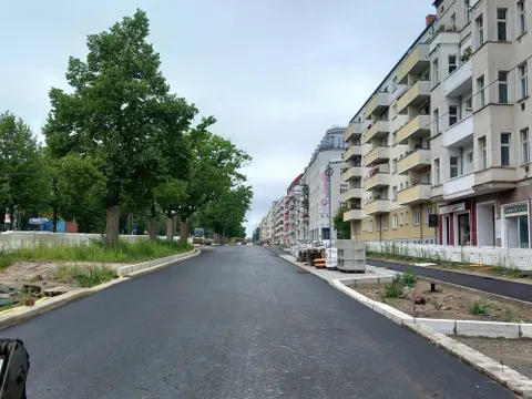 Bauphase 1, Neuhergestellte Fahrbahn einschl. Radweg Ostseite, 24.07.2025