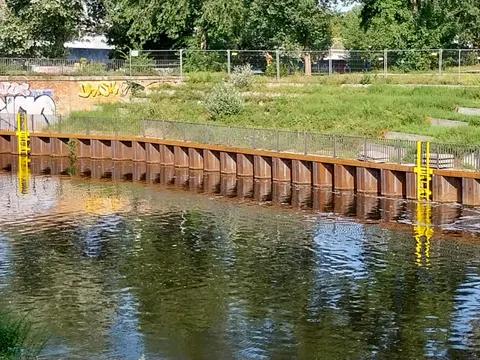 Nordhafenvorbecken mit neuem Uferwandabschnitt (Bild: SenMVKU)