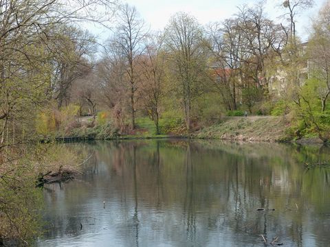 2009 wurden aus dem Bäketeich 2.400 Tonnen Sand und Schlamm entnommen.
