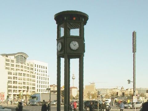Historische Ampel am Potsdamer Platz (Bild: SenUVK)