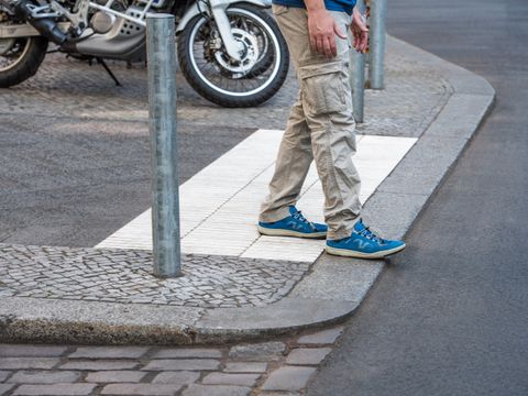 Gehwegvorstreckung Friedelstraße (Bild: Ralf Rühmeier)