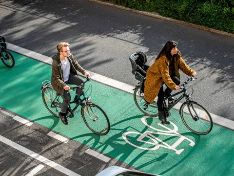 Radweg mit Grünbeschichtung