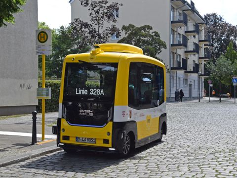 selbstfahrender Elektro-Bus der BVG (Bild: SenUMVK)