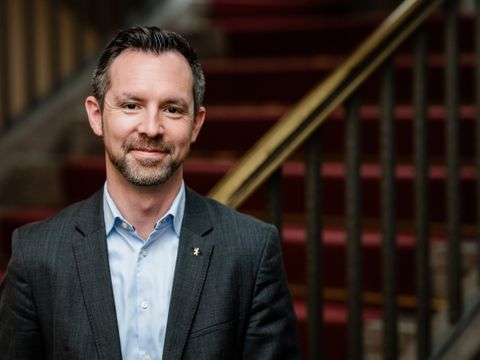 Porträtfoto - Staatssekretär Dr. Severin Fischer