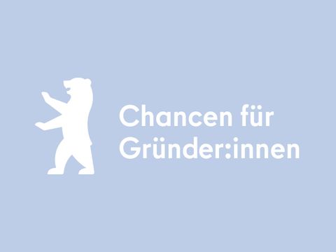 Ein Beitragsbild mit der Aufschrift "Chancen für Gründer:innen". Links daneben ist ein stilisierter Bär - der Berliner Bär - zu sehen. Der Hintergrund ist blau und die Aufschrift sowie die Grafik sind weiß.