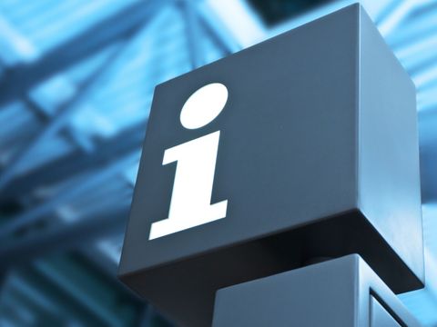 Schild auf dem i steht für Information