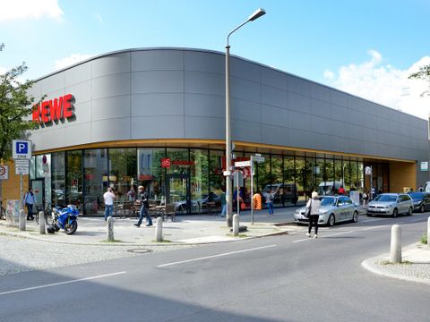 Supermarkt REWE Front