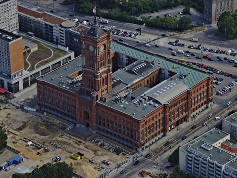 Rotes Rathaus Solaranlage, Foto aus der Luft