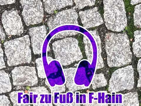 Veranstaltungstitel mit Abbildung eines Kopfhörers auf Fotografie von Pflastersteinen