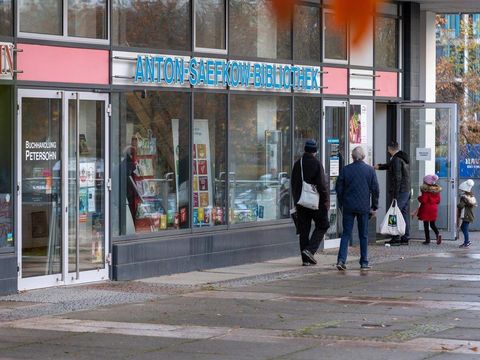 Eingangsbereich Anton-Saefkow-Bibliothek