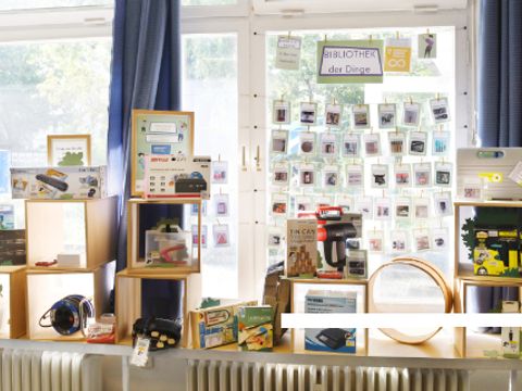 Präsentation der Bibliothek der Dinge