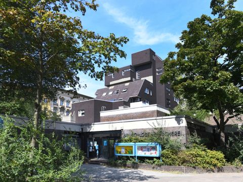Eingangsbereich der Bruno-Lösche-Bibliothek