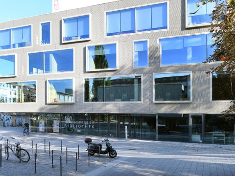Die Schiller-Bibliothek von Außen fotografiert