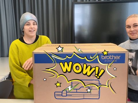 Unboxing Stickmaschine