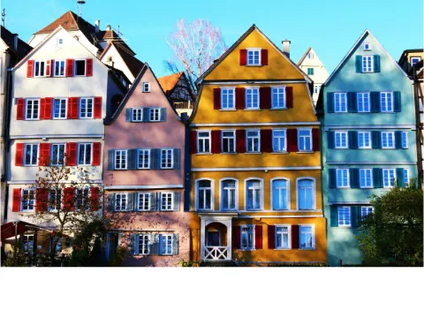 Tübingen - Ansicht einer Häuserzeile mit bunten Häusern