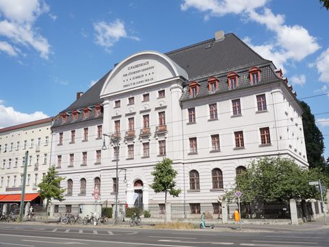 Die Janusz-Korczak-Bibliothek in dem ehemaligen Jüdischen Waisenhaus.
