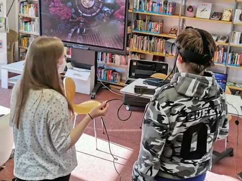 In der Bibliothek in Buch