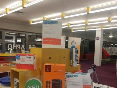 Bibliothek der Dinge in der Bibliothek im Märkischen Viertel