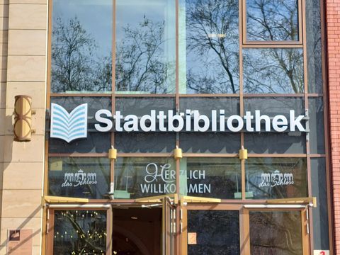 Führung durch die Bibliothek