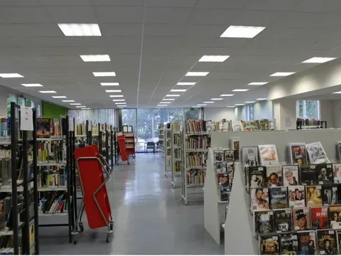 Gottfried-Benn-Bibliothek Sachbuchbereich
