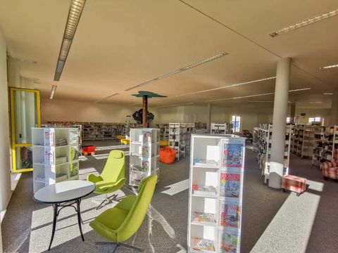 Lesesessel in der Stadtteilbibliothek Altglienicke