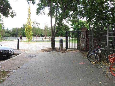 Eingang Lortzinger Straße