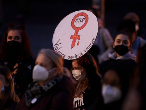 Gewalt gegen Frauen